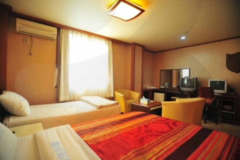 Seongnyu Park - Goodstay  (10/19)