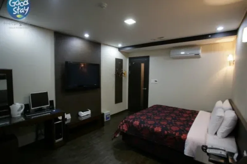 Highland Hotel - Goodstay  (2/37)