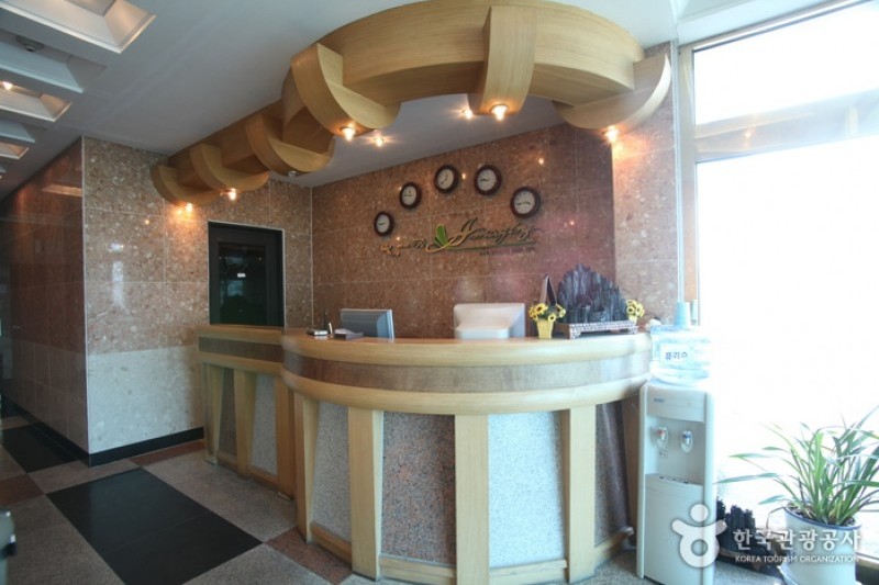 Amazing Motel - Goodstay  (14/18)