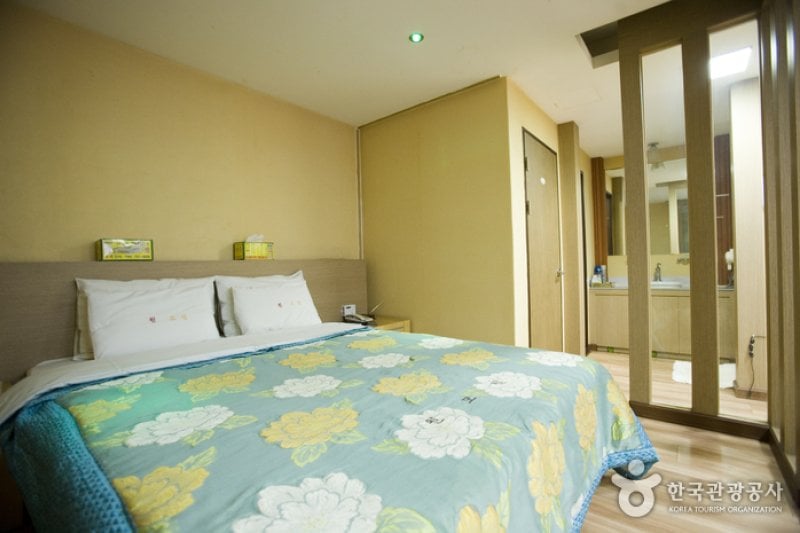 One Motel - Goodstay  (15/18)