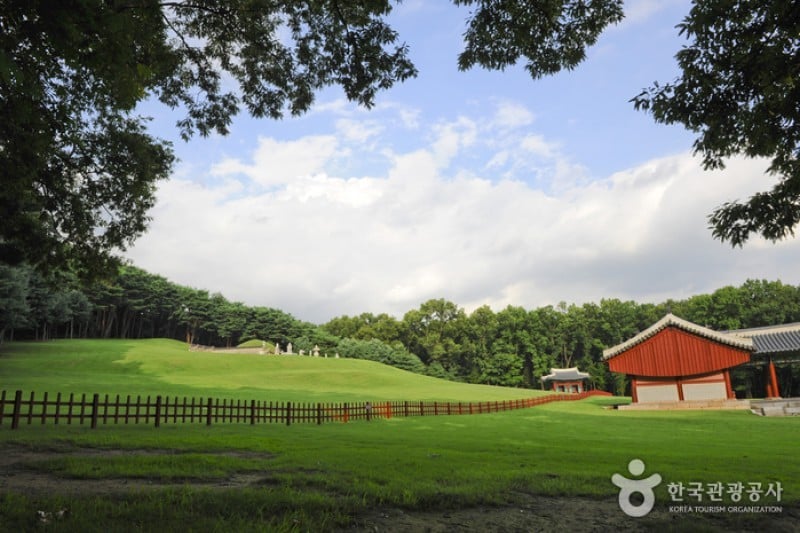 Yungneung / Geolleung Royal Tomb (a.k.a, Yunggeolleung) [UNESCO World Heritage] (2/8)