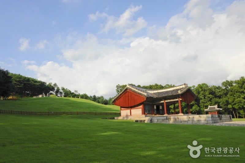 Yungneung / Geolleung Royal Tomb (a.k.a, Yunggeolleung) [UNESCO World Heritage] (3/8)