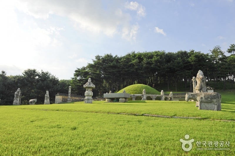 Yungneung / Geolleung Royal Tomb (a.k.a, Yunggeolleung) [UNESCO World Heritage] (4/8)