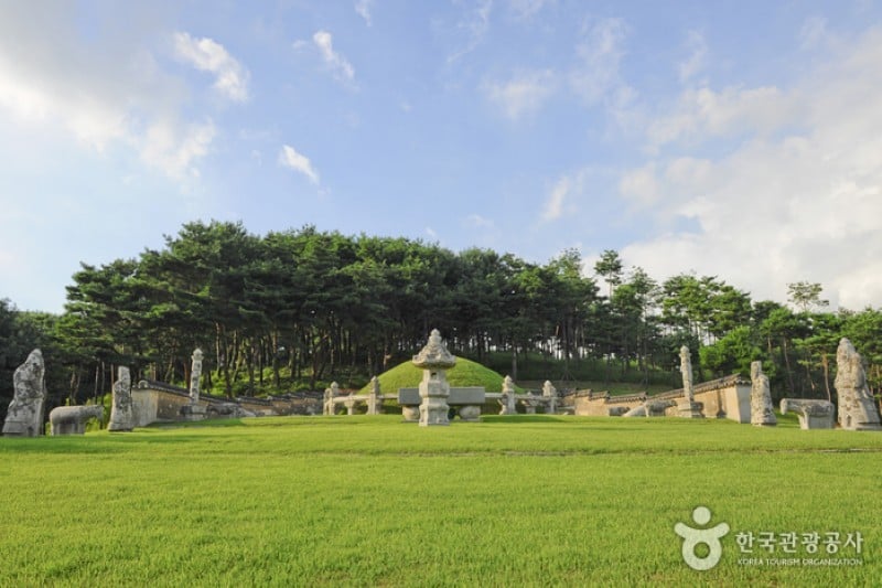 Yungneung / Geolleung Royal Tomb (a.k.a, Yunggeolleung) [UNESCO World Heritage] (6/8)