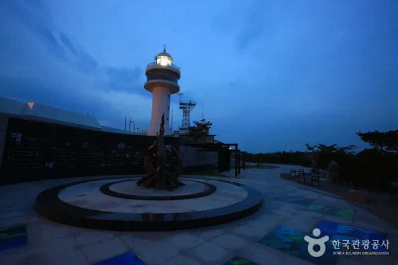 Mukho Lighthouse  (20/24)