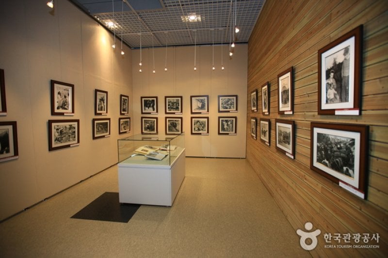 Sokcho Museum &amp; Displaced Civilians Folk Village  (15/20)