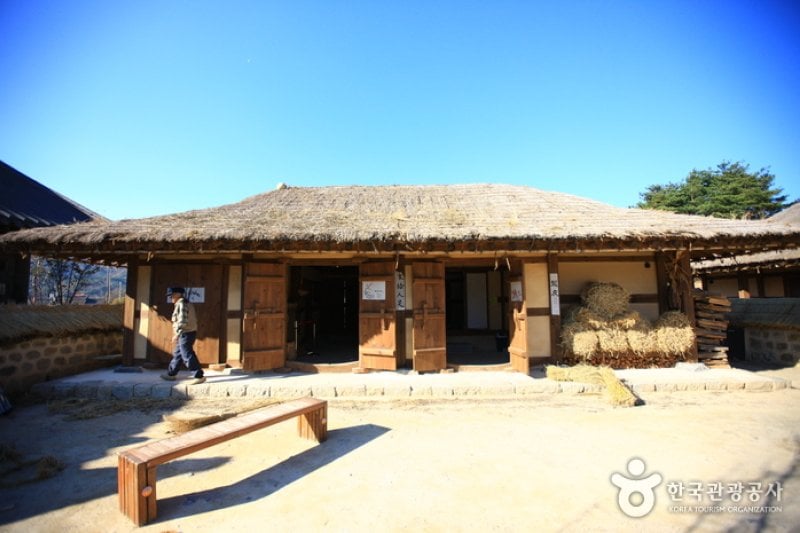 Sokcho Museum &amp; Displaced Civilians Folk Village  (18/20)