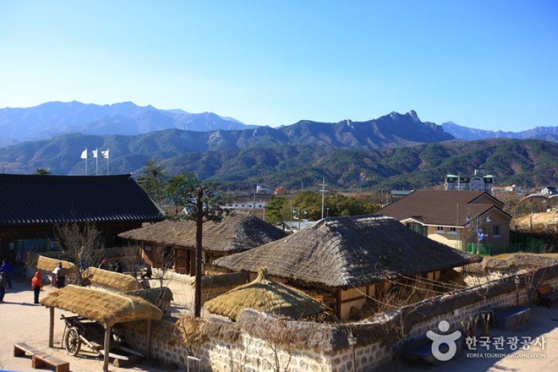 Sokcho Museum &amp; Displaced Civilians Folk Village  (19/20)