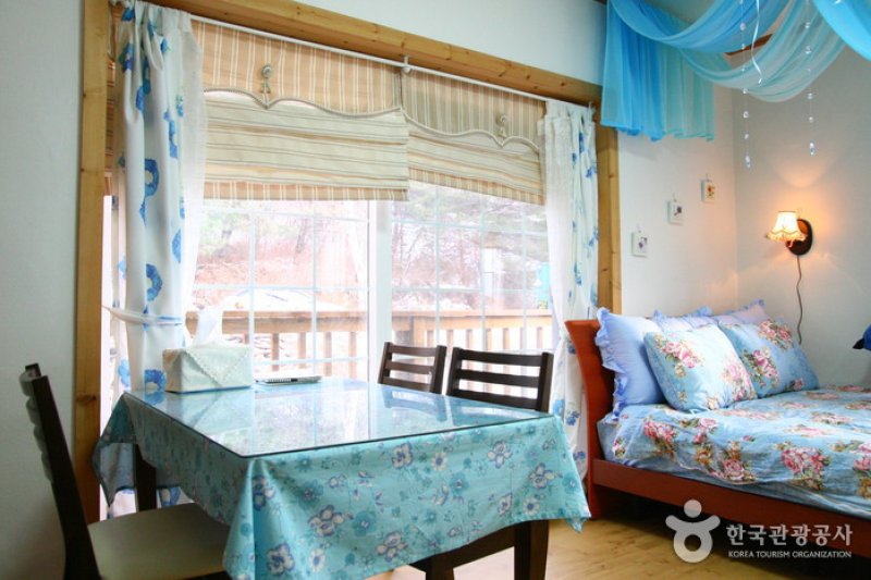 Secret Garden  (2/20)
