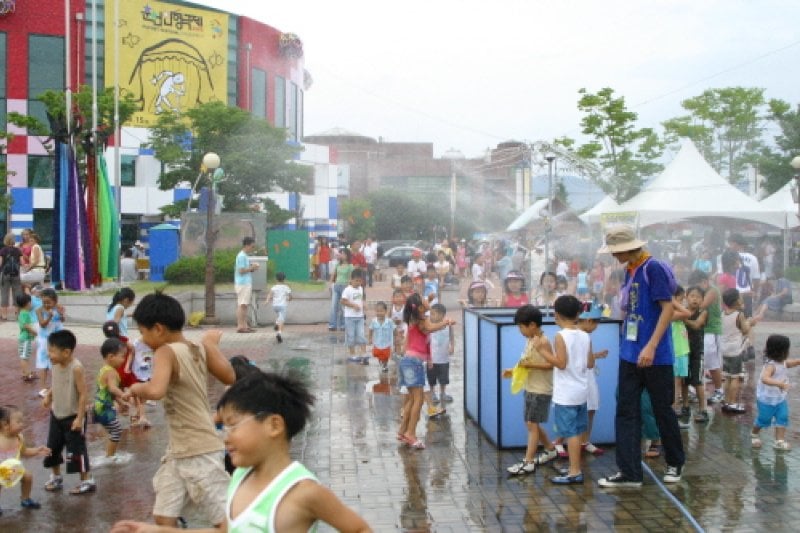 Chuncheon Puppet Festival  (10/11)