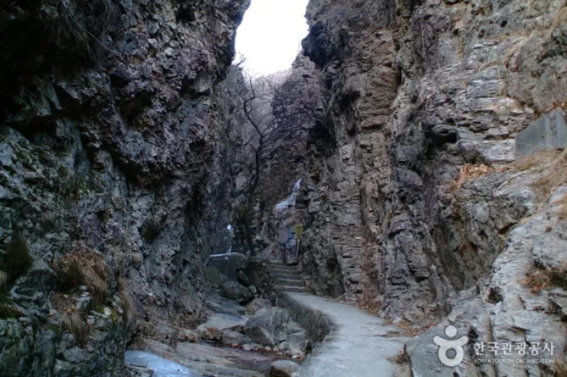 Deungseon Waterfall  (3/6)