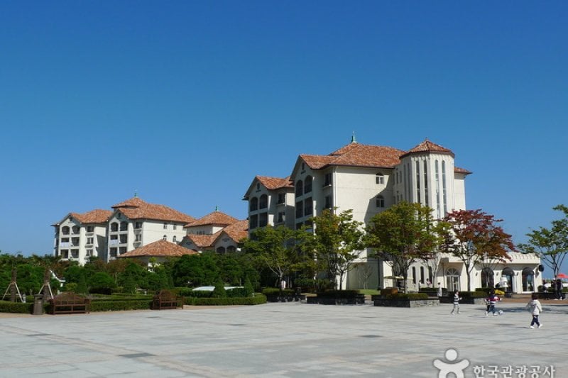 Daemyung Sol Beach Hotel &amp; Resort  (6/37)