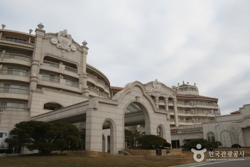 Daemyung Sol Beach Hotel &amp; Resort  (14/37)