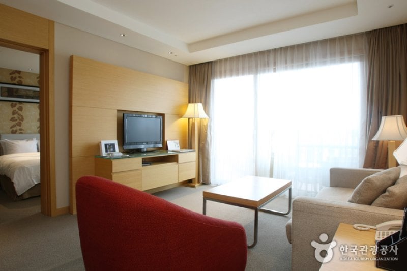 Daemyung Sol Beach Hotel &amp; Resort  (30/37)