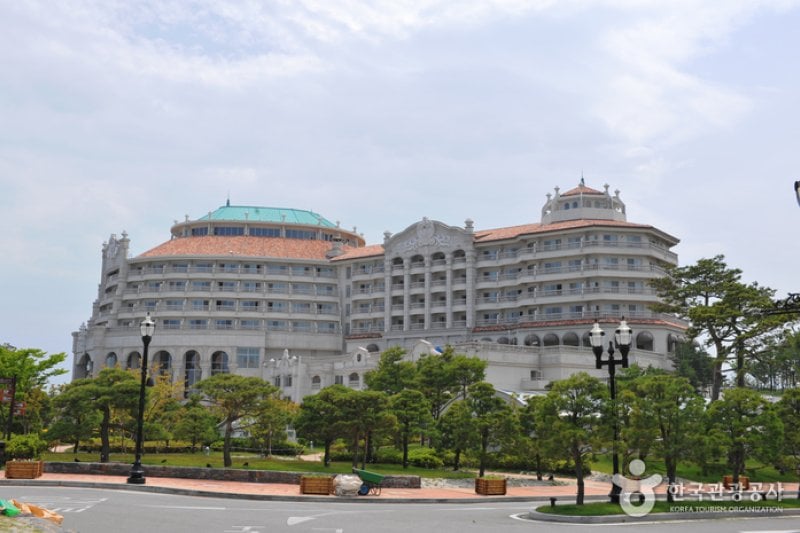 Daemyung Sol Beach Hotel &amp; Resort  (34/37)