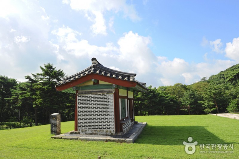 Gimpo Jangneung [UNESCO World Heritage]  (2/6)