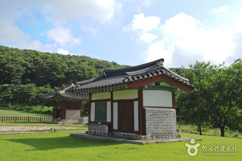 Gimpo Jangneung [UNESCO World Heritage]  (4/6)