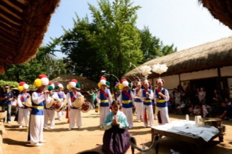 Korean Folk Village Hangawi Festival  (2/12)