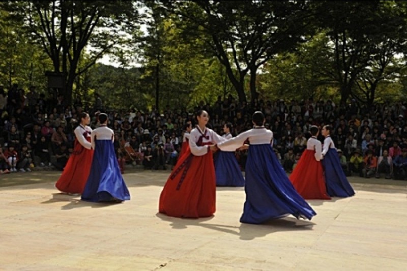 Korean Folk Village Hangawi Festival  (8/12)