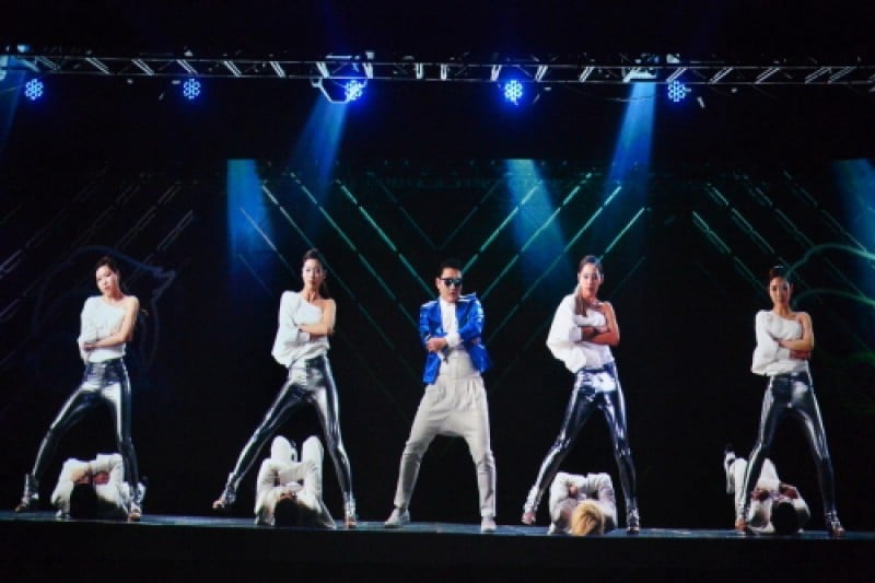 K-Pop Hologram  (5/7)