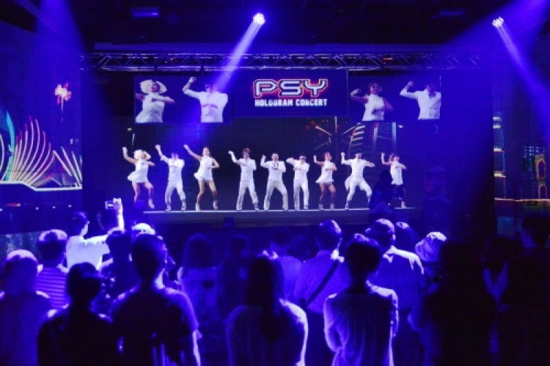 K-Pop Hologram  (6/7)