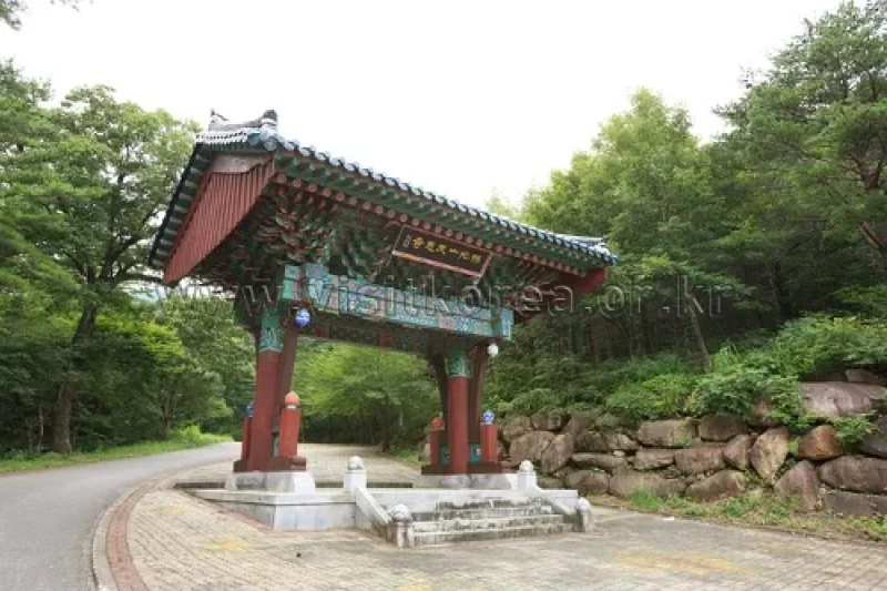 Cheoneunsa Temple(Samcheok) (천은사(삼척))