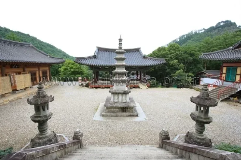 Cheoneunsa Temple(Samcheok) (천은사(삼척))