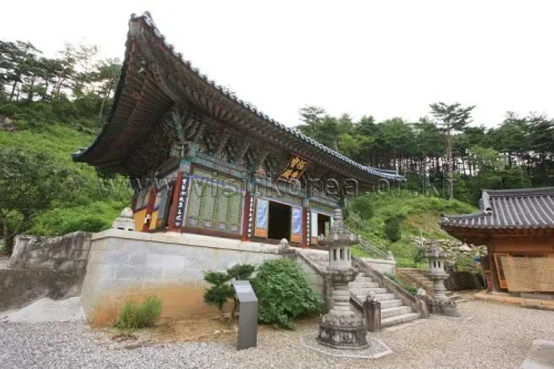 Cheoneunsa Temple(Samcheok) (천은사(삼척))