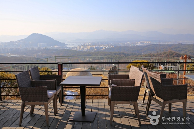 Gubongsan Mountain Observatory Café Street  (13/15)
