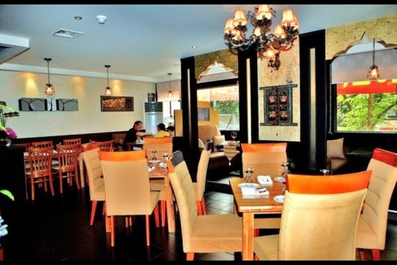 Rajmahal Indian Restaurant (1/6)