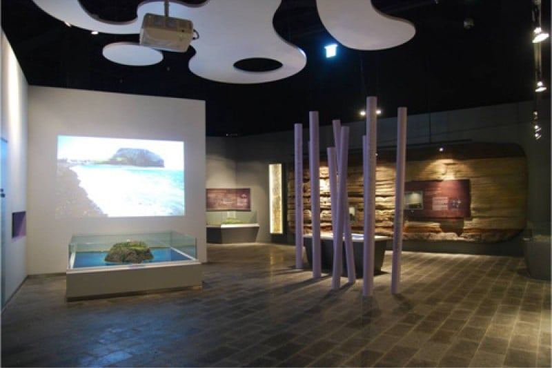 Jeju World Natural Heritage Center  (1/12)