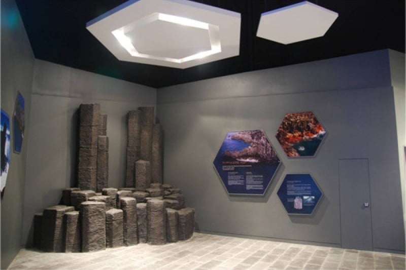 Jeju World Natural Heritage Center  (2/12)