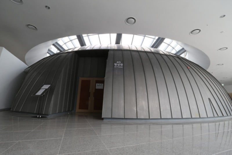 Jeju World Natural Heritage Center  (10/12)