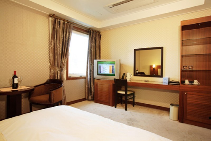 Hotel Vision  (2/16)