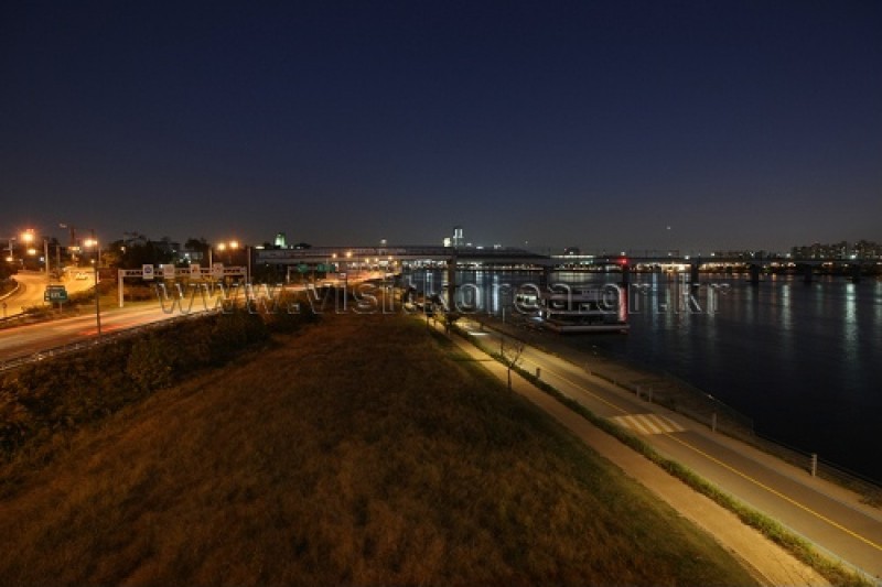 Mangwon Hangang Park  (1/32)