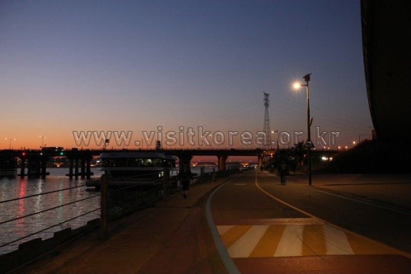 Mangwon Hangang Park  (7/32)