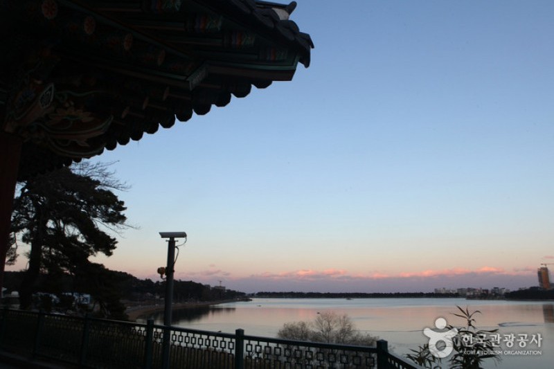 Gyeongpodae Pavilion  (13/31)
