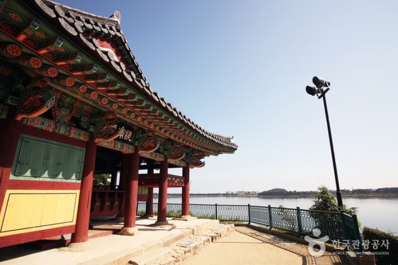 Gyeongpodae Pavilion  (15/31)