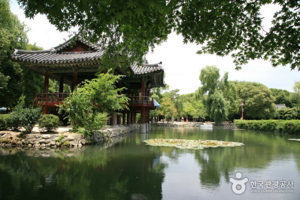 Gwanghalluwon Garden
