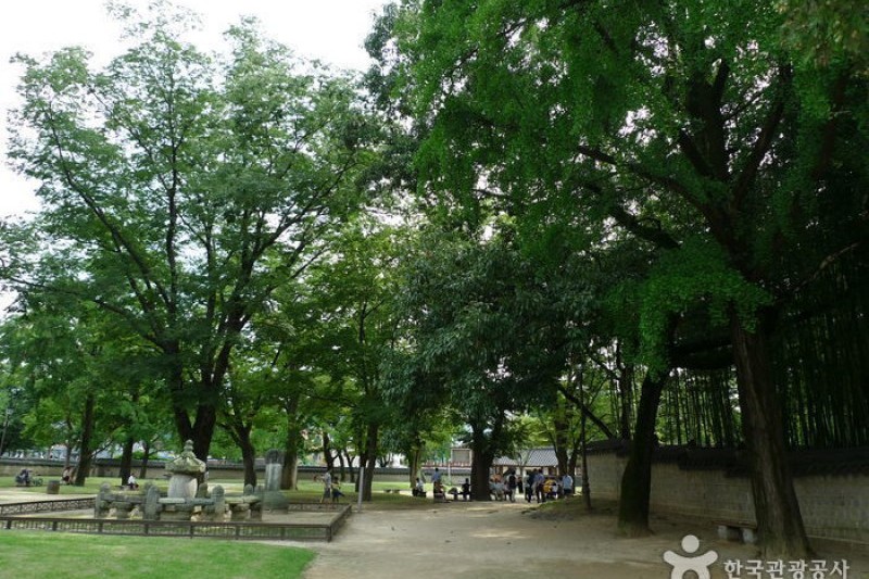 Gyeonggijeon Shrine  (9/25)