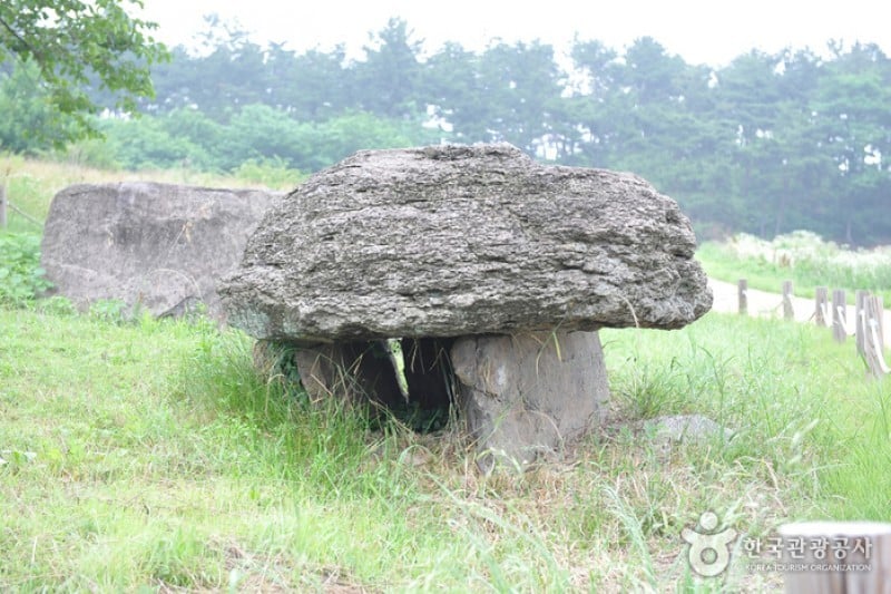 Gochang Dolmen Site [UNESCO World Heritage]  (1/8)