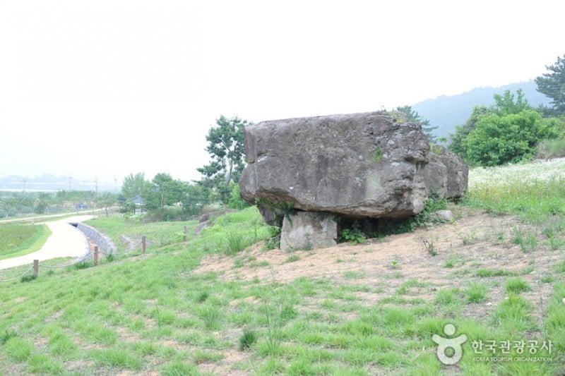 Gochang Dolmen Site [UNESCO World Heritage]  (5/8)