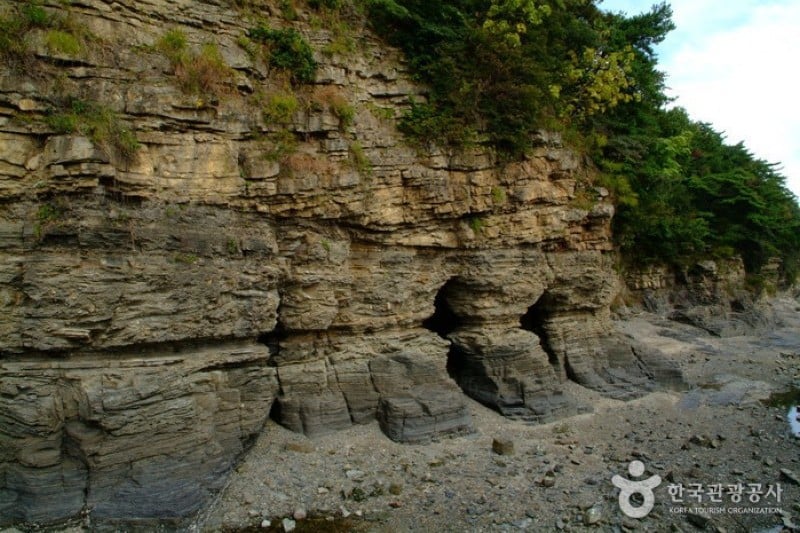 Chaeseokgang Cliffs  (3/10)