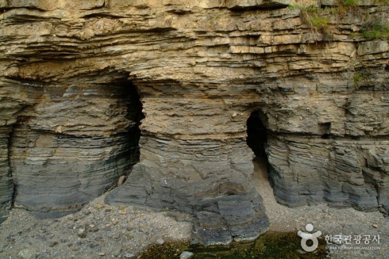 Chaeseokgang Cliffs  (4/10)