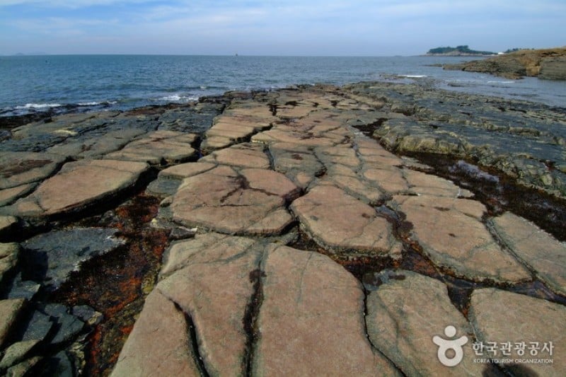 Chaeseokgang Cliffs  (5/10)