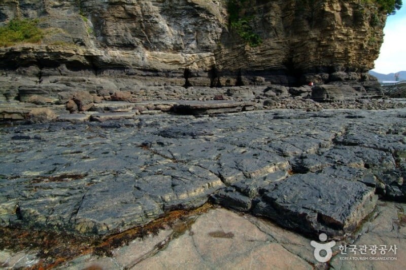 Chaeseokgang Cliffs  (6/10)
