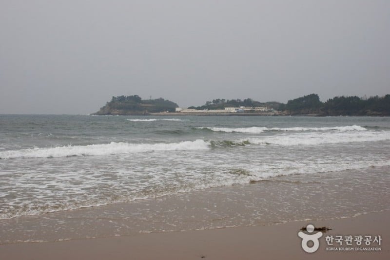 Chaeseokgang Cliffs  (10/10)