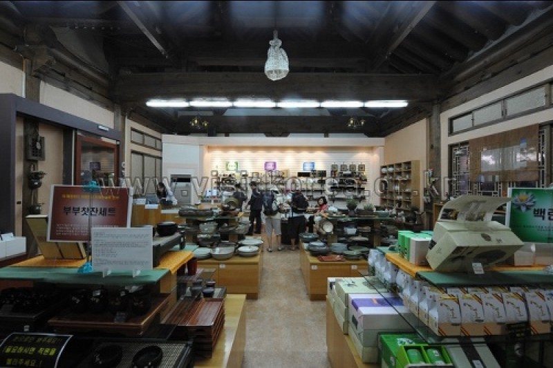 Jeonju Crafts Exhibition Hall  (1/7)