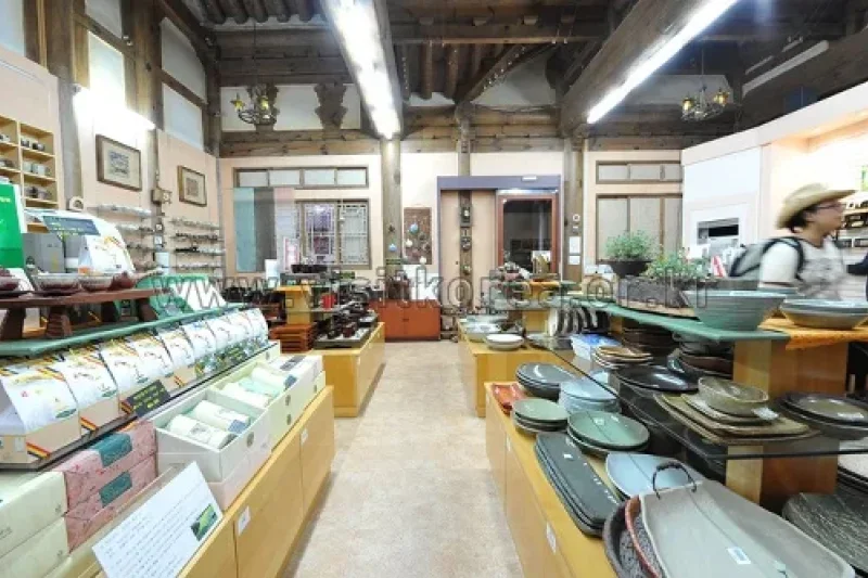 Jeonju Crafts Exhibition Hall  (2/7)