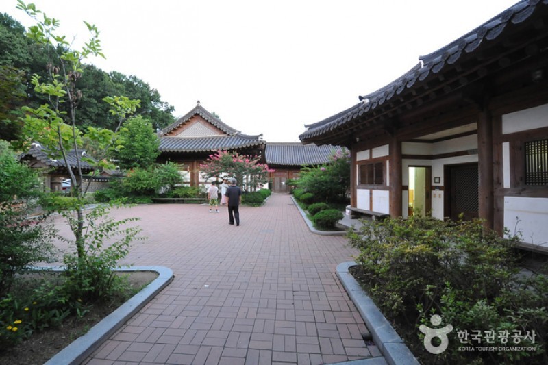 Jeonju Crafts Exhibition Hall  (5/7)